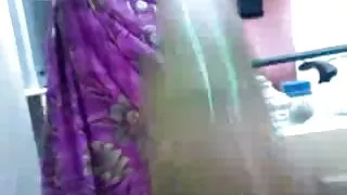 مجعد الرجل يأخذ يتحول الابهام اثنين سكسي بنات سورية رقيقة سكرتيرات
