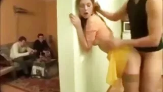 سخيف فتاة سوري سكسي وراء الجزء الخلفي من النوم الزوج