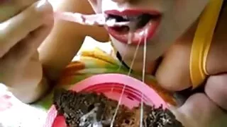 الشاب يعاقب الفتاة مساج سكسي سوري الشقية بقضيب في المؤخرة.