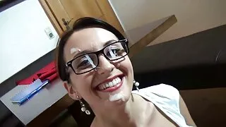 رجل وحشي يمارس الجنس مع فاتنة xnxx سكسي سوري مفلس في الحمار ويجلبها إلى هزة الجماع التدفق