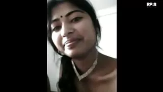 سمراء في غرفة فلم سكسي سوري الملابس من الإستمناء