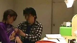 فاتنة يدفع دسار في فلم سكسي سوري كس يئن من النشوة الجنسية
