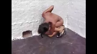فاتنة على الأريكة من قضيب صديق سميك سكسي سوري مخفي